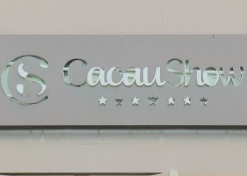 Ex-consultora da Cacau Show é investigada por desviar R$ 370 mil de franqueadas no DF